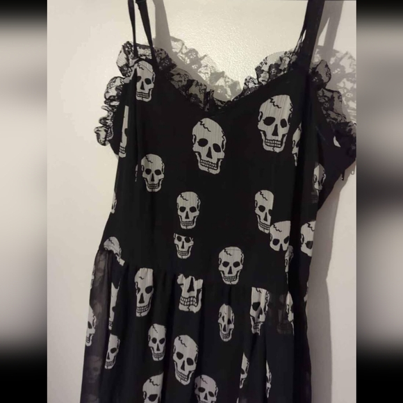 Royal Bones black lace skull - Picture 4 of 5